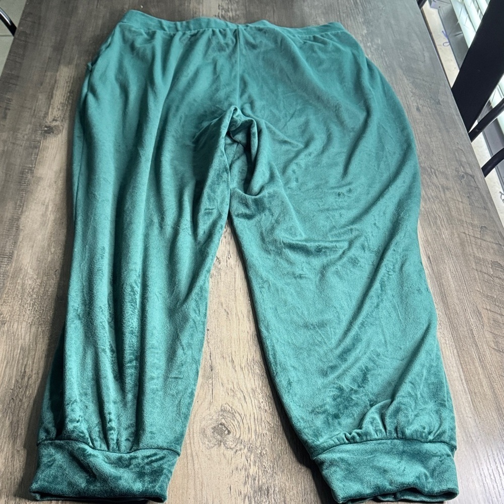 Magaschoni Green Zip-up Hoodie and Pant Velour Set - Picture 7 of 7